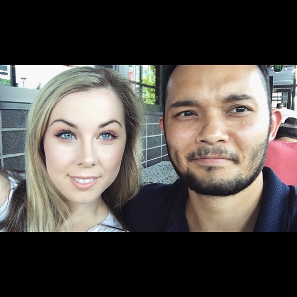 Meet your Posher, Lacey - Picture 2 of 3